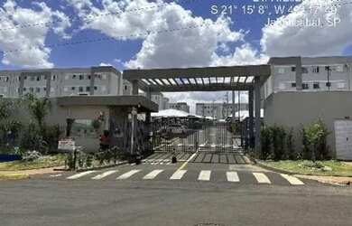 Imagem: O apartamento possui 1 Dormitório, 1 Banheiro, 1 Vaga na garagem