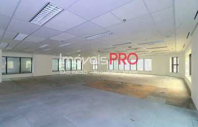 Imagem: O depósito possui 5 Vagas na garagem e 263m² de Área e está