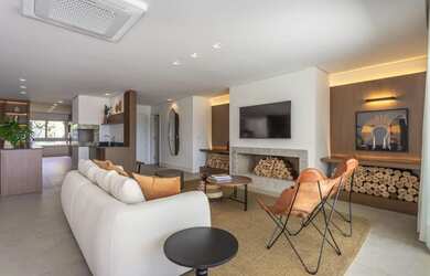 Imagem: O apartamento possui 3 Dormitórios, 4 Banheiros, 4 Vagas na