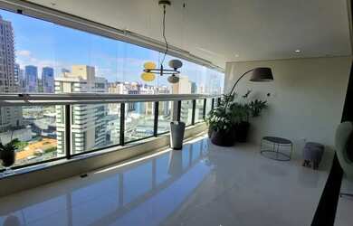 Imagem: O apartamento possui 3 Dormitórios, 5 Banheiros, 3 Vagas na