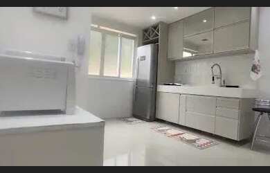 Imagem: O apartamento possui 2 Dormitórios, 1 Banheiro, 2 Vagas na