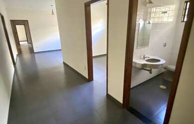 Imagem 3: Oportunidade. Casa para venda no Jd. Sumare/Alto da Boa Vista na Av. Manir...