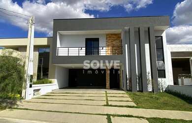 Imagem: A casa em condomínio possui 3 Dormitórios, 4 Banheiros, 4