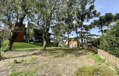 Imagem: O terreno possui 800m² de Área e está localizado em Gramado