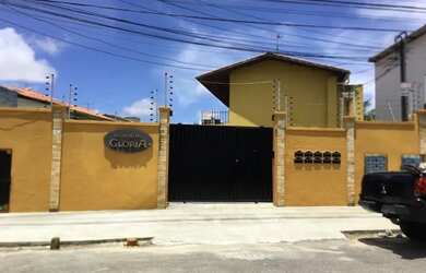 Imagem: A casa possui 2 Dormitórios, 1 Banheiro, 1 Vaga na garagem