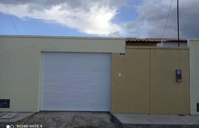 Imagem: A casa possui 1 Dormitório, 1 Vaga na garagem e está localizado