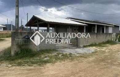 Imagem: A casa possui 4 Dormitórios, 1 Banheiro, 110m² de Área e