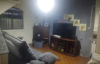 Imagem: A casa possui 4 Dormitórios, 2 Banheiros, 90m² de Área, Imóvel