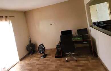 Imagem: A casa possui 2 Dormitórios, 1 Banheiro, 1 Vaga na garagem