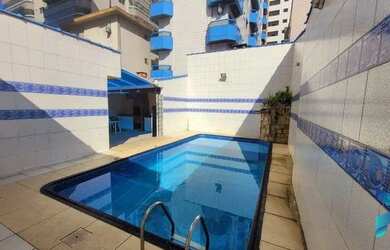 Imagem: A casa possui 3 Dormitórios, 4 Banheiros, 3 Vagas na garagem