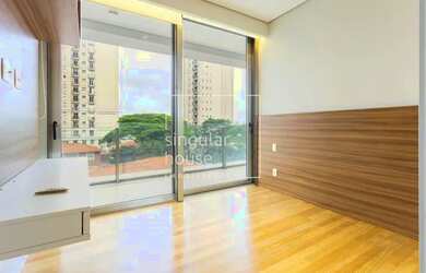 Imagem 16: 570m² 4 Suítes 4 Vagas. Piscina, Varanda, Guarda roupae570m² de Área