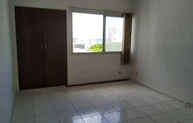 Imagem 6: 3 Quartos ,nascente, vista mar, 1 garagem cabe 2 carros . Próximo ao...