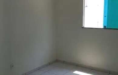 Imagem: A casa possui 2 Dormitórios, 2 Banheiros e 2 Vagas na garagem