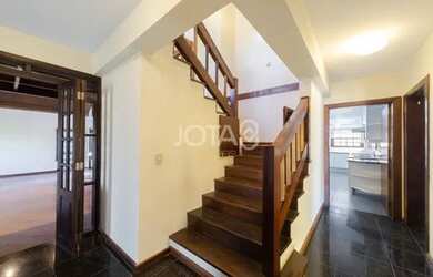 Imagem 4: CASA EM TERRENO DE ESQUINA NO SEMINÁRIO Casa em terreno de esquina no...