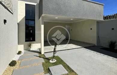 Imagem: A casa possui 3 Dormitórios, 1 Banheiro, 4 Vagas na garagem