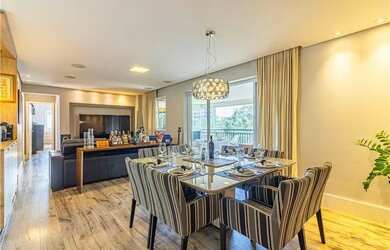 Imagem: O apartamento possui 3 Dormitórios, 4 Banheiros, 2 Vagas na