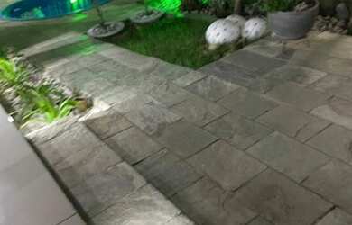 Imagem: A casa possui 3 Dormitórios, 3 Banheiros, 3 Vagas na garagem