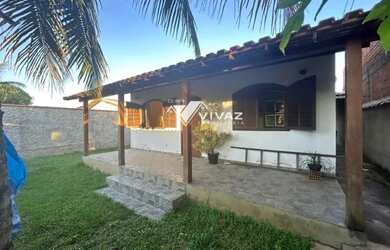 Imagem: A casa possui 3 Dormitórios, 2 Banheiros e está localizado