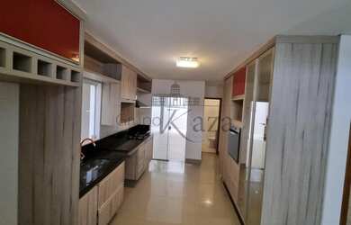 Imagem: A casa em condomínio possui 3 Dormitórios, 3 Banheiros, 2