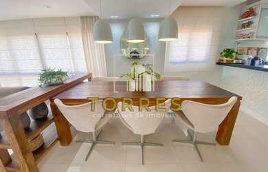 Imagem 7: Apartamento reformado frente mar na Praia das Astúrias no Guarujá com...