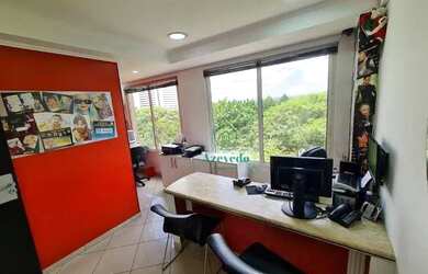 Imagem: O depósito possui 1 Vaga na garagem, 44m² de Área e está