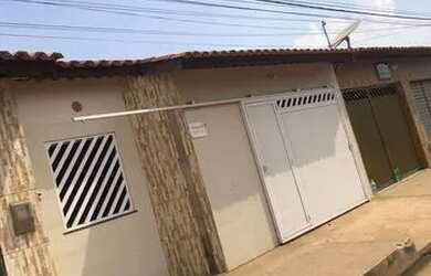 Imagem: A casa possui 2 Dormitórios, 1 Banheiro, 1 Vaga na garagem