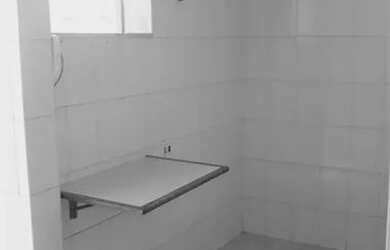 Imagem 6: Apartamento de sala e três quartos, em rua tranquila de Copacabana