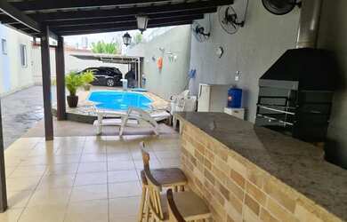 Imagem: O apartamento possui 3 Dormitórios, 1 Banheiro, 1 Vaga na garagem