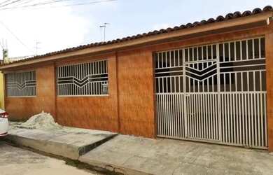 Imagem: A casa possui 3 Dormitórios, 3 Banheiros e está localizado
