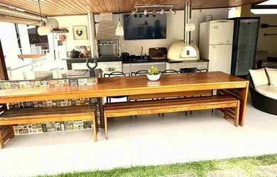 Imagem: A casa em condomínio possui 3 Dormitórios, 4 Banheiros, 3