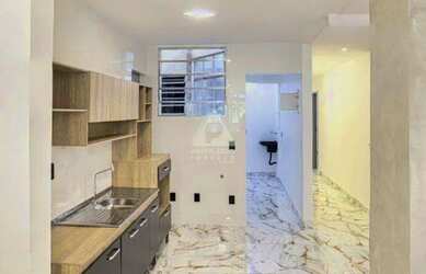 Imagem 6: SALÃO, 3 QUARTOS COM 2 SUÍTES. 4 BANHEIROS AO TOTAL, VISTA LATERAL MAR...