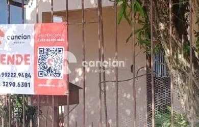 Imagem: A casa possui 3 Dormitórios, 2 Banheiros, 1 Vaga na garagem