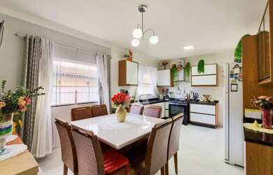 Imagem: A casa possui 3 Dormitórios, 3 Banheiros, 163m² de Área e