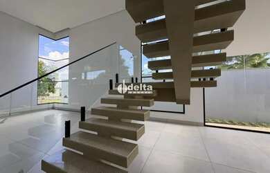 Imagem 3: Sobrado com 4 quartos sendo 3 suítes disponível para a venda no bairro...