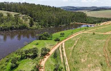 Imagem: O terreno possui 1.000m² de Área e está localizado em Itatiaiuçu