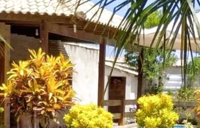 Imagem: A casa possui 3 Dormitórios, 3 Banheiros, 5 Vagas na garagem