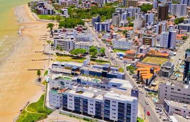 Imagem: O apartamento possui 2 Dormitórios, 2 Banheiros, 2 Vagas na