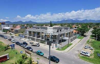 Imagem 2: Sobrado triplex a poucos passos da praia