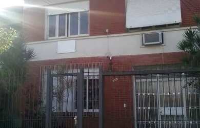 Imagem: A casa possui 5 Dormitórios, 4 Banheiros, 5 Vagas na garagem