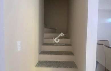 Imagem 12: ABRANTES, Estrada do Coco. Duplex composto de 3 quartos sendo 1 suíte....