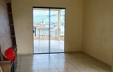 Imagem: A casa possui 3 Dormitórios, 1 Banheiro e Imóvel mobiliado