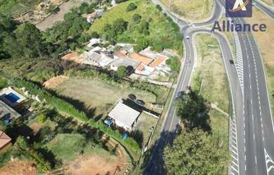 Imagem: O depósito possui 5 Vagas na garagem, 80m² de Área e está