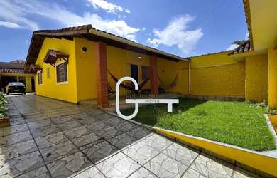 Imagem: A casa possui 2 Dormitórios, 2 Banheiros, 5 Vagas na garagem