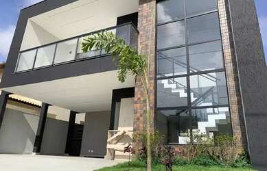 Imagem: A casa em condomínio possui 4 Dormitórios, 4 Banheiros, 4