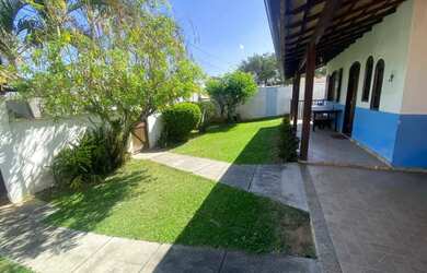 Imagem: A casa possui 5 Dormitórios, 5 Banheiros, 4 Vagas na garagem