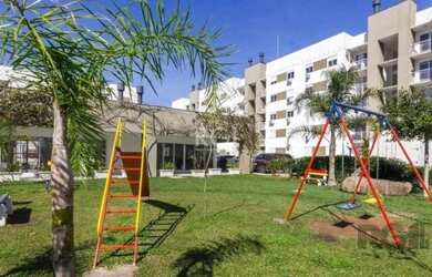 Imagem: O apartamento possui 2 Dormitórios, 1 Banheiro, 1 Vaga na garagem