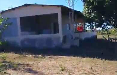 Imagem: A casa em condomínio possui 2 Dormitórios, 1 Banheiro, 2 Vagas