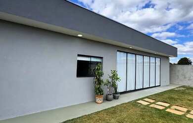 Imagem: A casa em condomínio possui 2 Dormitórios, 2 Banheiros, 100m²