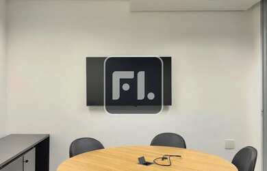 Imagem: O depósito possui 1 Vaga na garagem e 126m² de Área e está