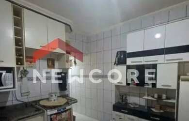 Imagem: A casa possui 3 Dormitórios, 1 Banheiro, 2 Vagas na garagem